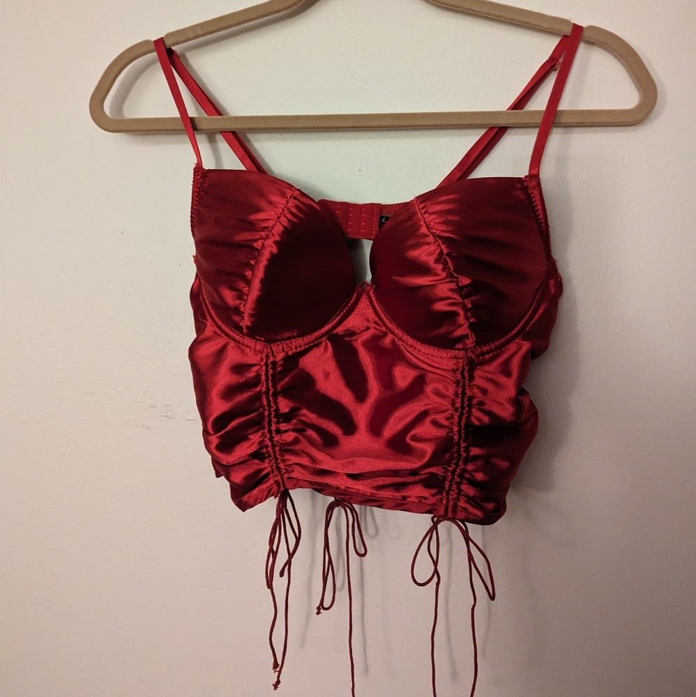 ✨ Sexy shiny red top